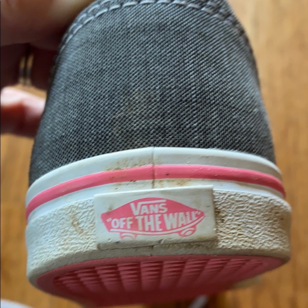 Vans - Picture 5 of 6